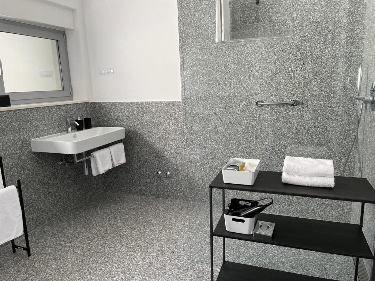 Buric House - M Suite - 95M2 And 54 M2 Terrace ロヴィニ エクステリア 写真